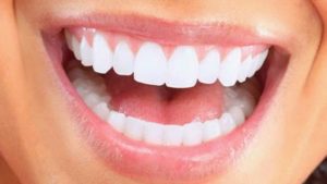 Read more about the article Αμαλία Αγγελή. Η Ελληνίδα επιστήμονας που εφηύρε ουσία που αναπλάθει φυσικά τα δόντια.
