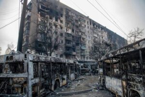 Read more about the article Στη Μαριούπολη οι Ρώσοι – Βομβαρδισμοί σε Κίεβο, Χάρκοβο – Το πλοίο Σαράτοφ βύθισαν οι Ουκρανοί