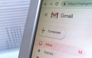 Read more about the article Χρησιμοποιούμε το Gmail από το 2004 αλλά δεν ξέραμε αυτό το βασικό κόλπο με τις τελείες