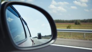 Read more about the article Οι πιο έξυπνοι τρόποι για να παρακολουθήσετε τα τυφλά σημεία του αυτοκινήτου σας