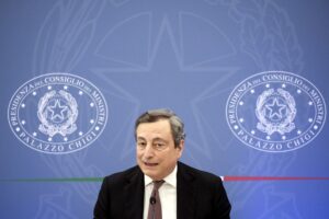 Read more about the article Οι αμυντικές δαπάνες προκαλούν σοβαρούς τριγμούς στην κυβέρνηση Draghi